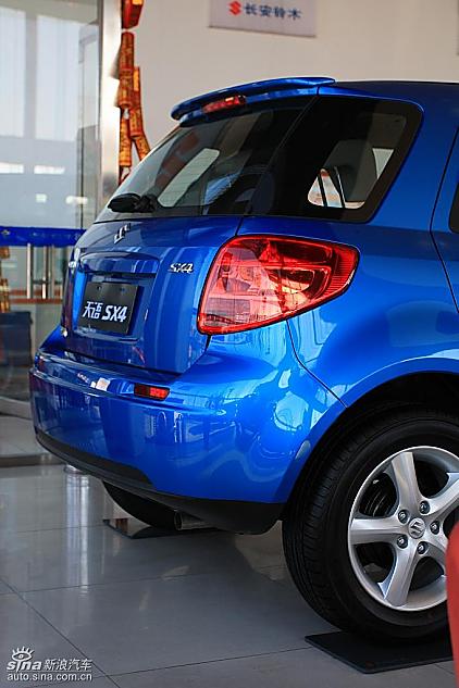 长安铃木天语SX4两厢版实拍