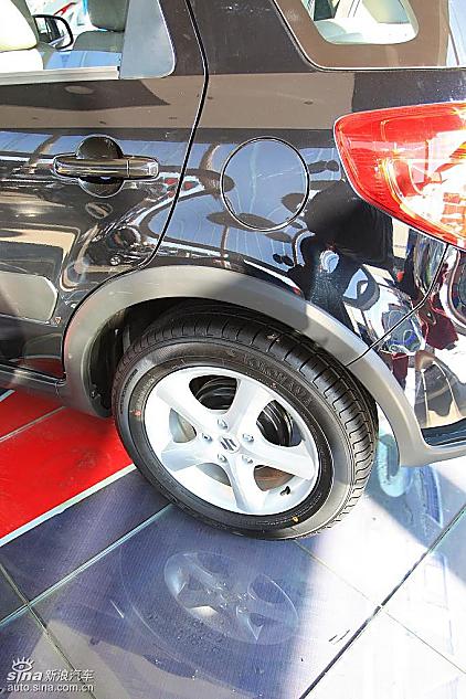 长安铃木天语SX4两厢版实拍