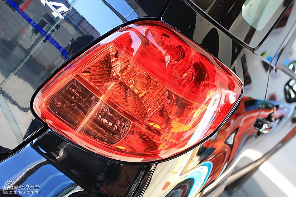 长安铃木天语SX4两厢版实拍