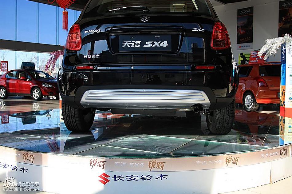 长安铃木天语SX4两厢版实拍
