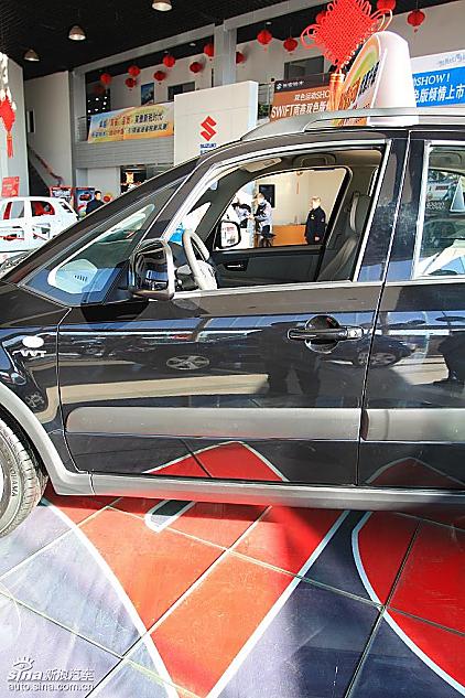 长安铃木天语SX4两厢版实拍