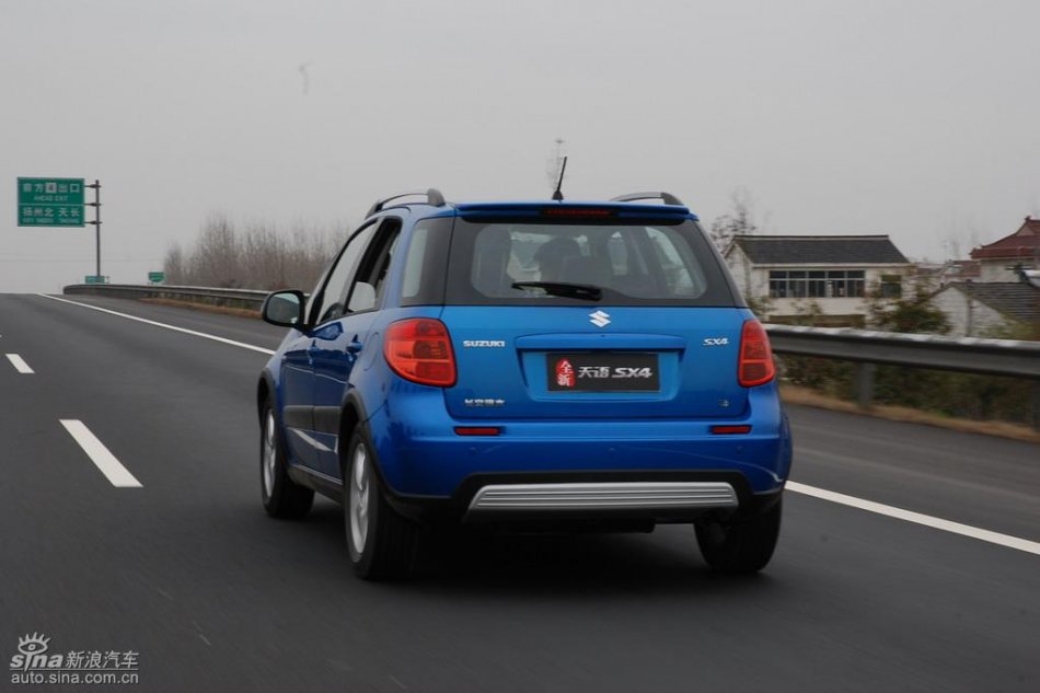 新浪试驾全新天语动态实拍图