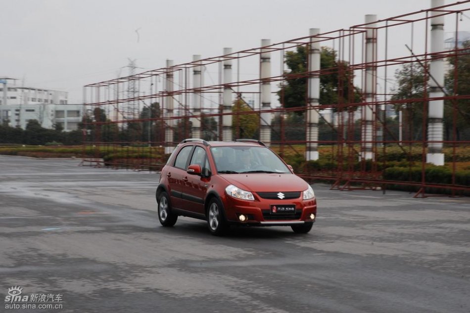 新浪试驾全新天语动态实拍图