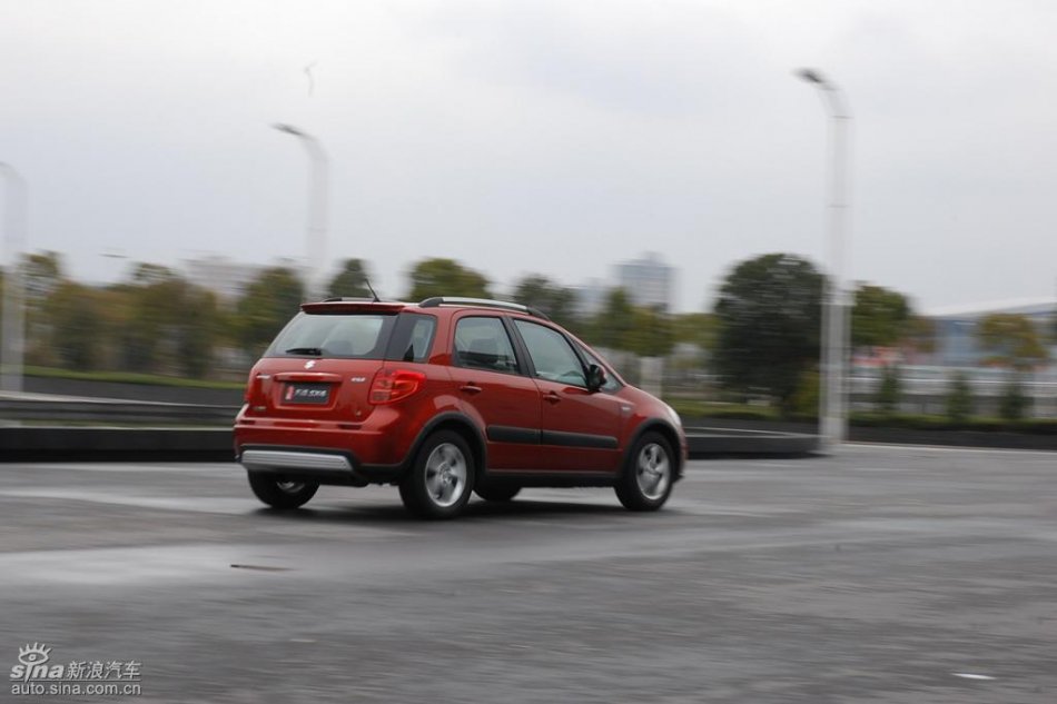 新浪试驾全新天语动态实拍图