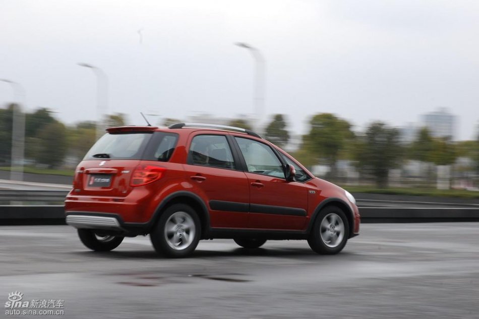 新浪试驾全新天语动态实拍图