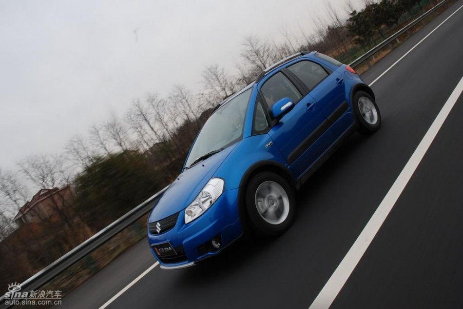 新浪试驾全新天语动态实拍图