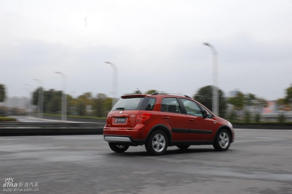 新浪试驾全新天语动态实拍图