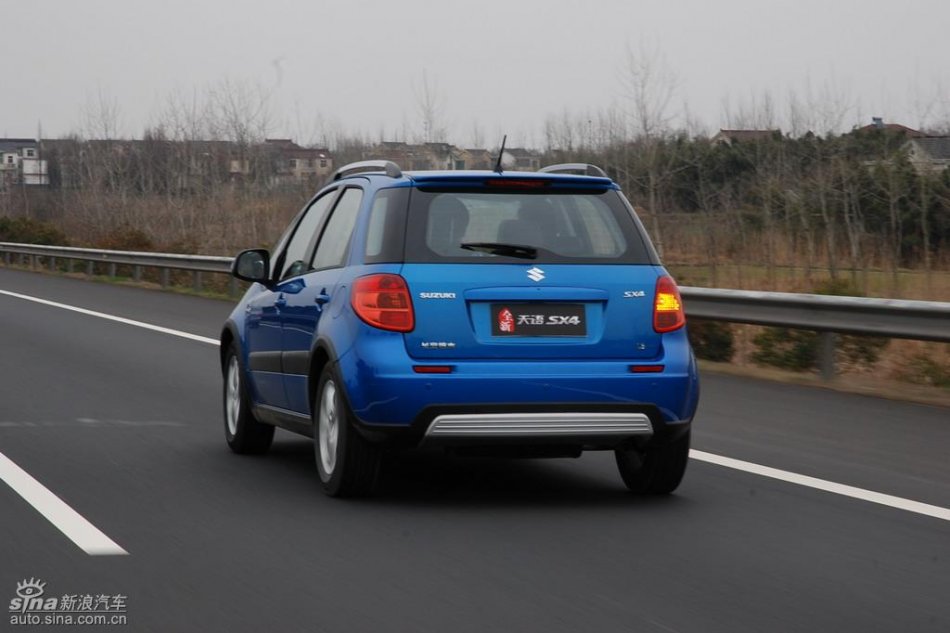 新浪试驾全新天语动态实拍图