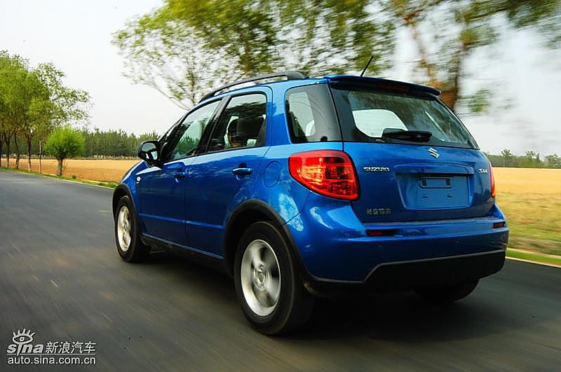 两厢天语SX4动态图