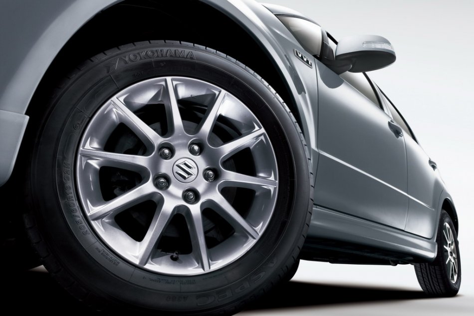 新天语两厢外观