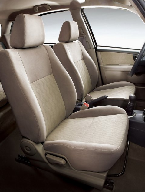 新天语两厢内饰