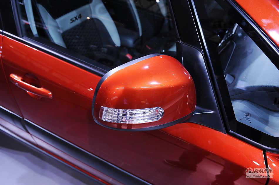 铃木天语SX4两厢