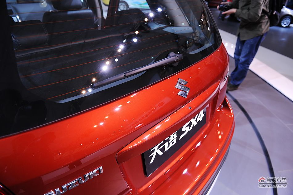 铃木天语SX4两厢