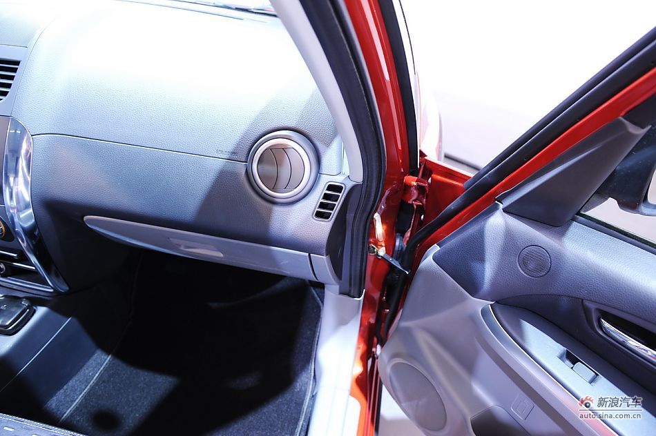 铃木天语SX4两厢