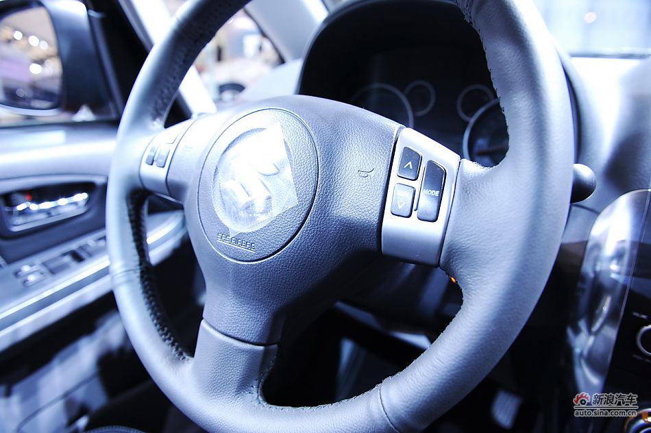 铃木天语SX4两厢