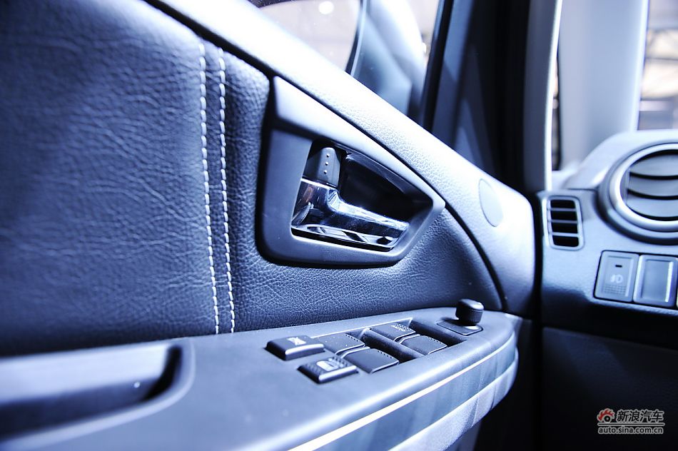 铃木天语SX4两厢