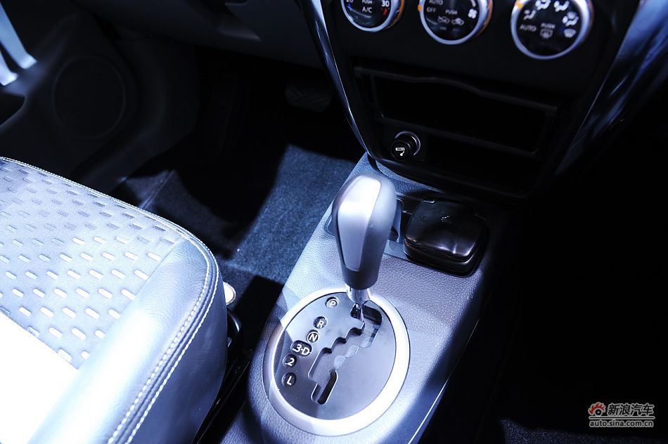 铃木天语SX4两厢