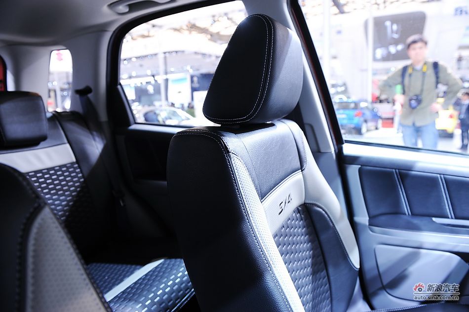 铃木天语SX4两厢