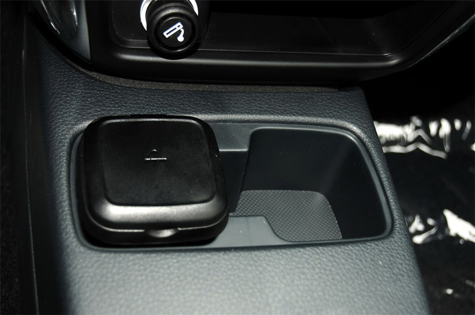 2013款天语SX4酷锐1.6L手动灵动型