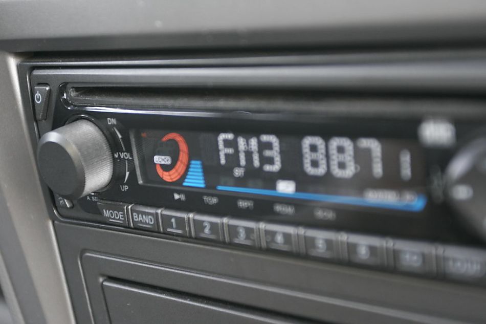 图为威志三厢内饰及细节