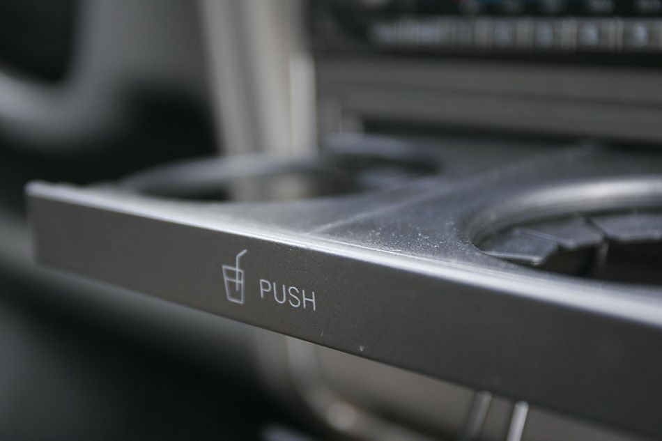 图为威志三厢内饰及细节