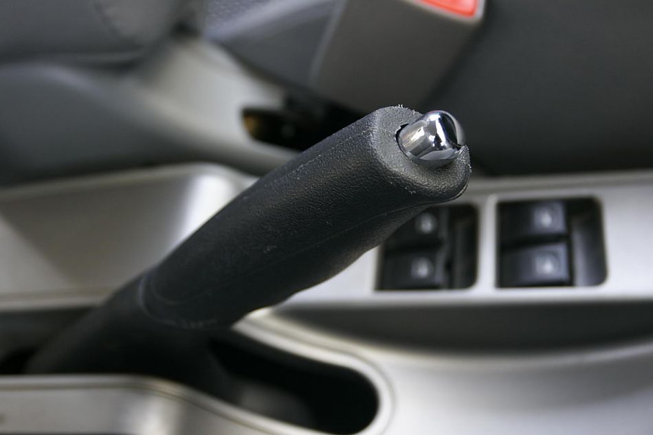 图为威志三厢内饰及细节