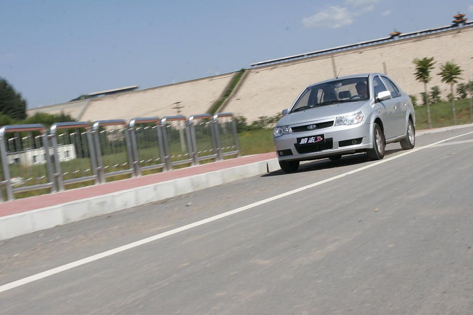 图为威志三厢动态