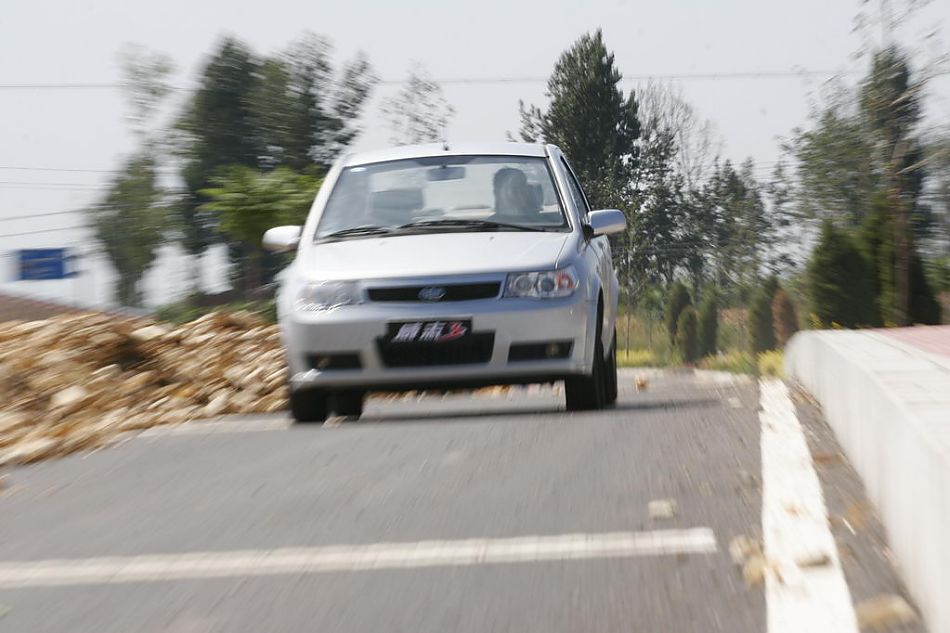 图为威志三厢动态