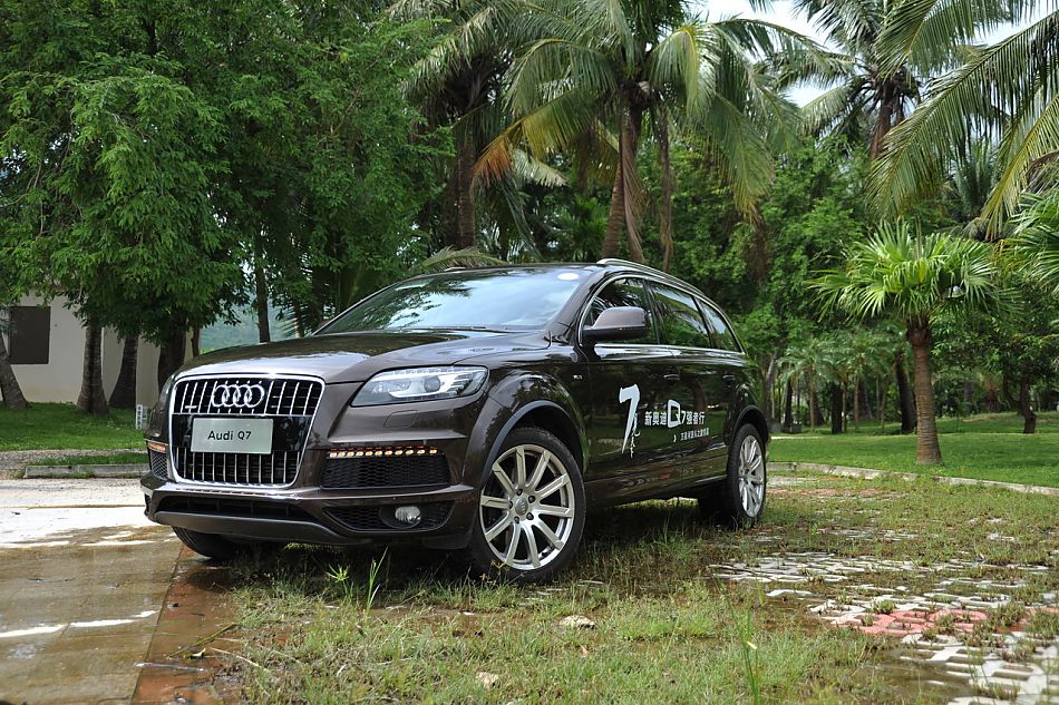 新奥迪Q7强者行