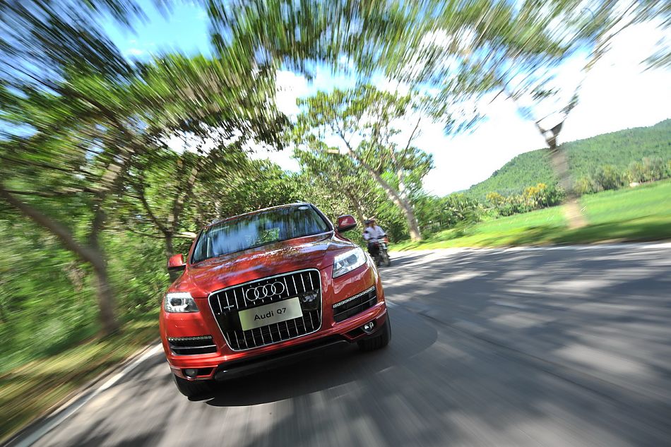 新奥迪Q7强者行