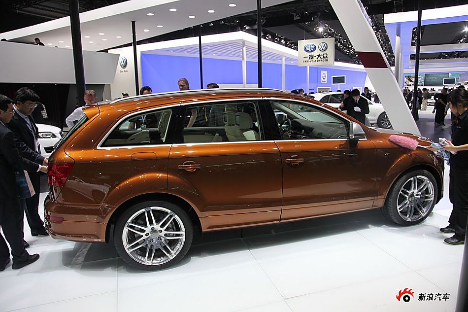 奥迪Q7 V12 TDI quattro