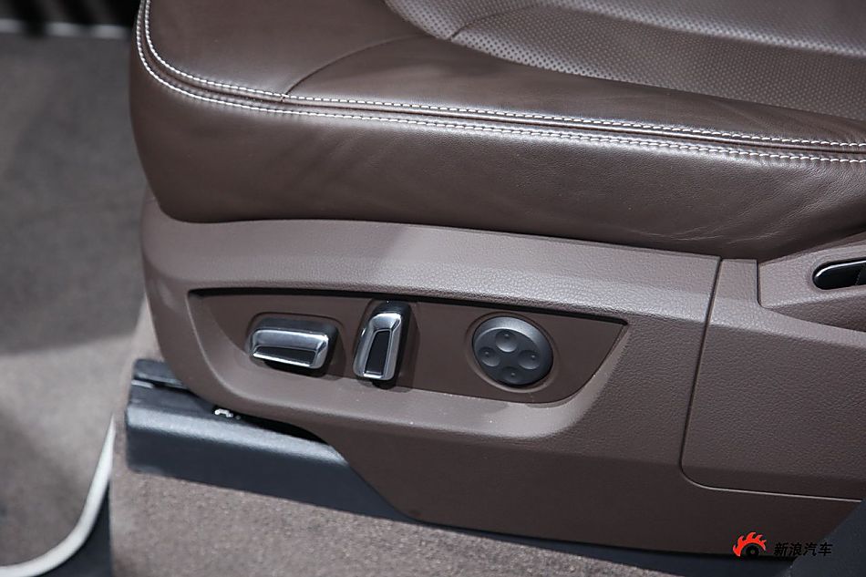 奥迪Q7 3.0 TDI quattro