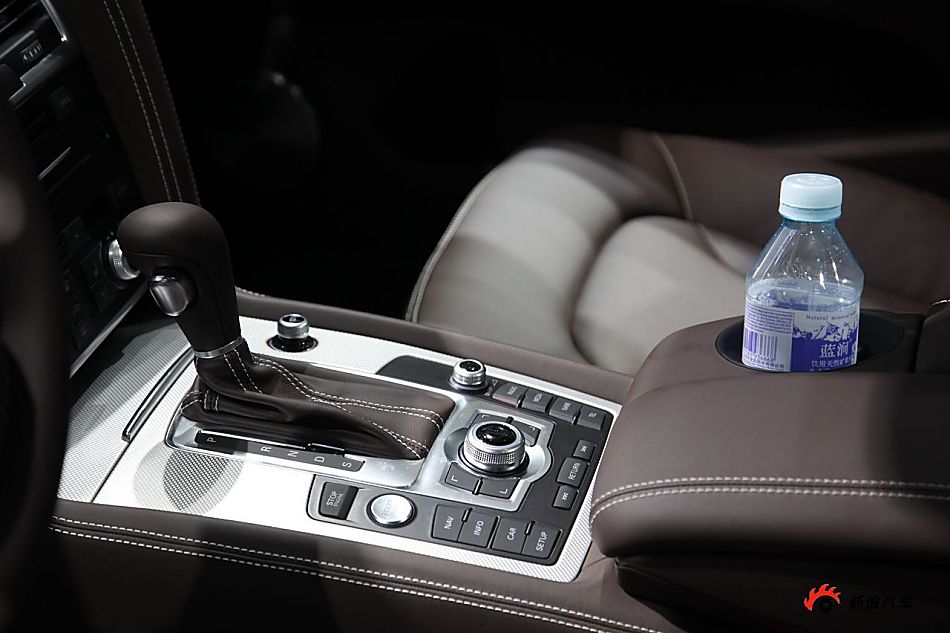 奥迪Q7 3.0 TDI quattro