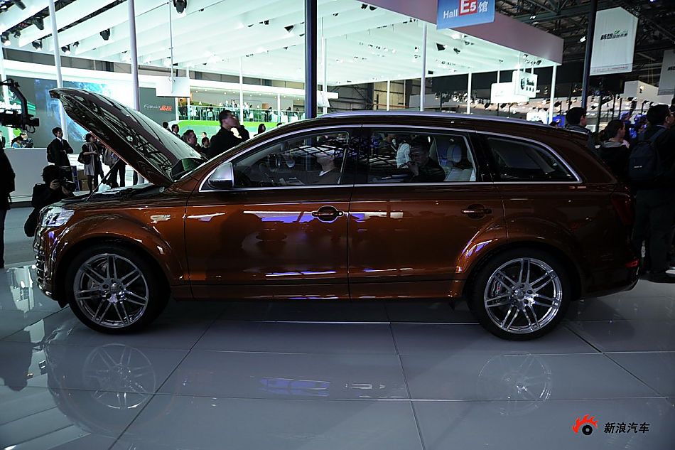 奥迪Q7 V12 TDI quattro