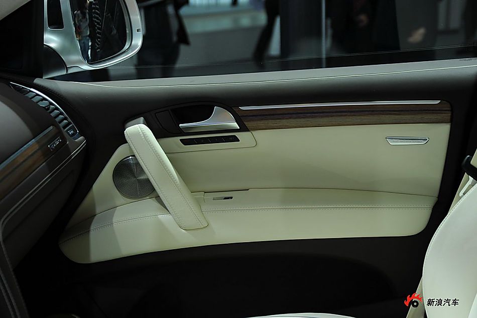 奥迪Q7 V12 TDI quattro