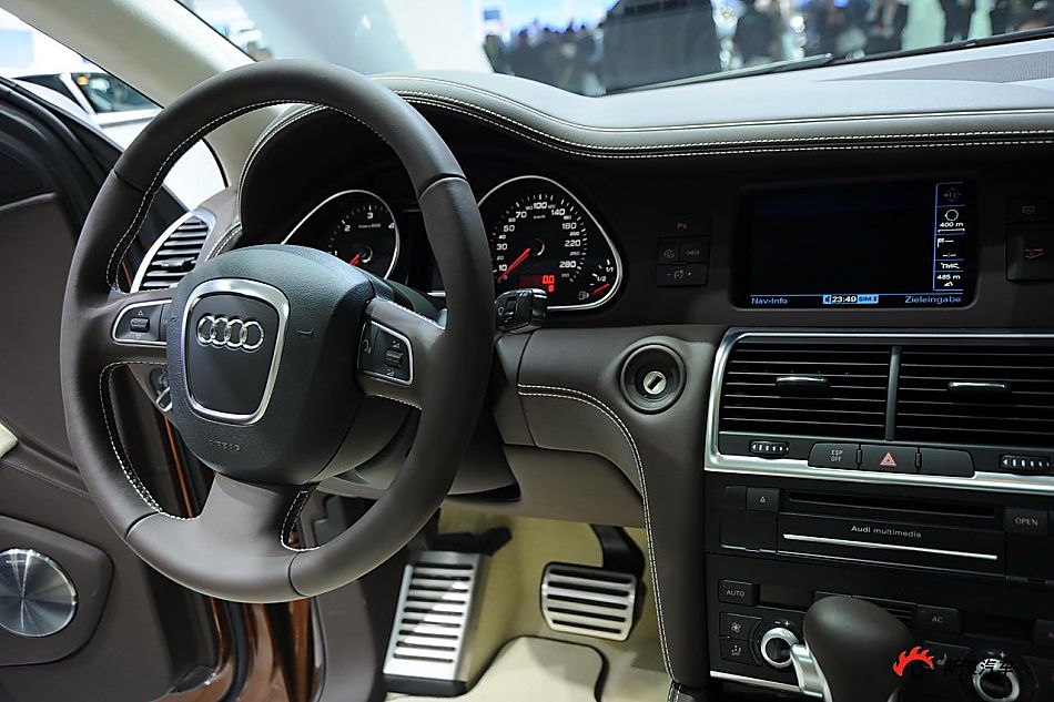 奥迪Q7 V12 TDI quattro