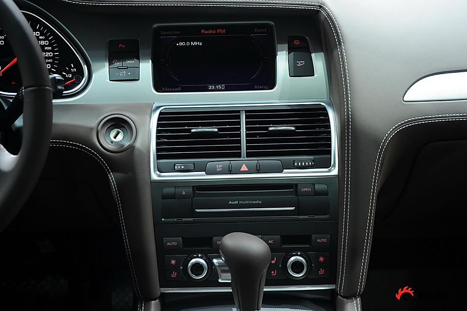 奥迪Q7 3.0 TDI quattro