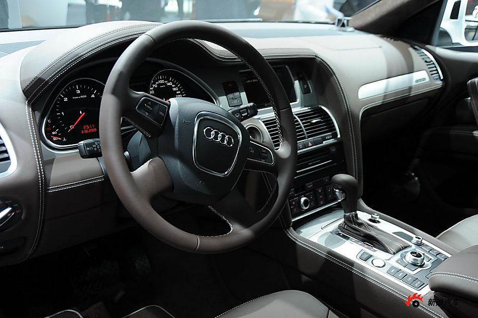 奥迪Q7 3.0 TDI quattro