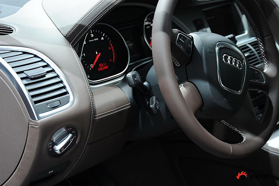 奥迪Q7 3.0 TDI quattro