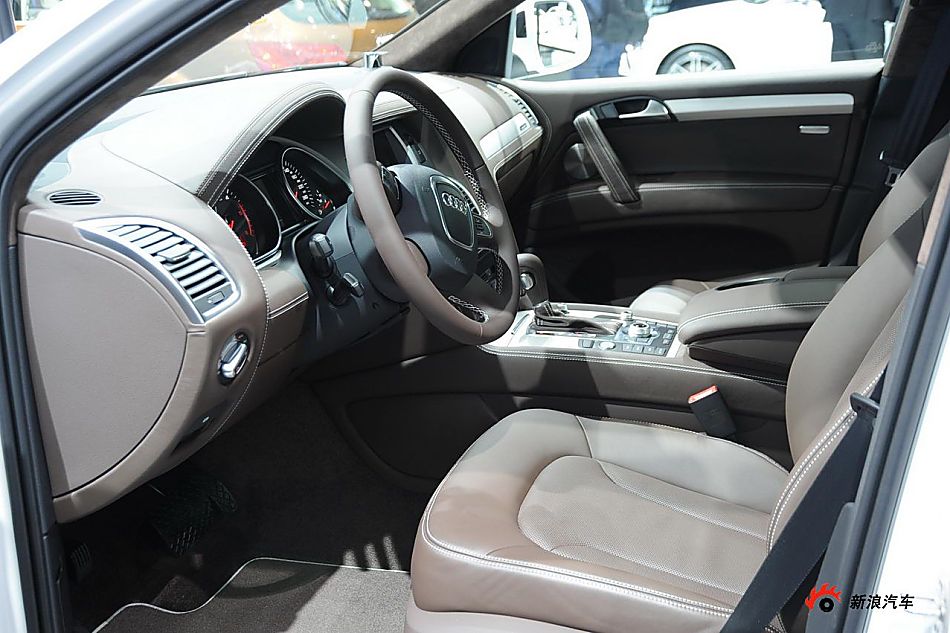 奥迪Q7 3.0 TDI quattro