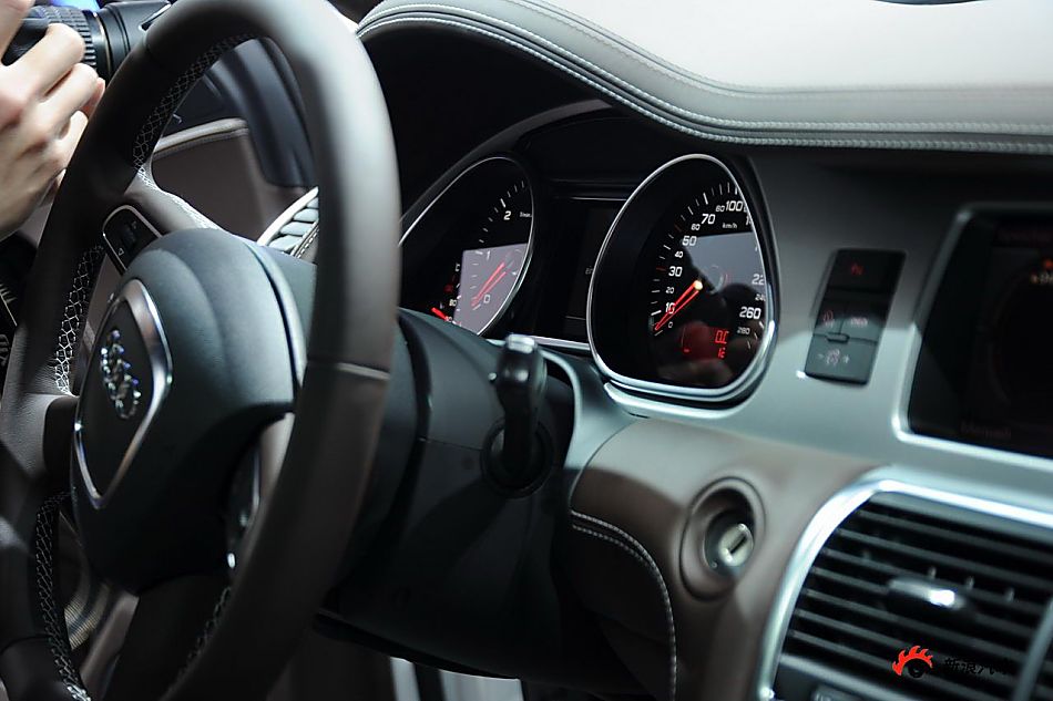 奥迪Q7 3.0 TDI quattro