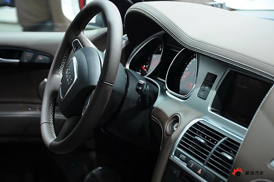 奥迪Q7 3.0 TDI quattro