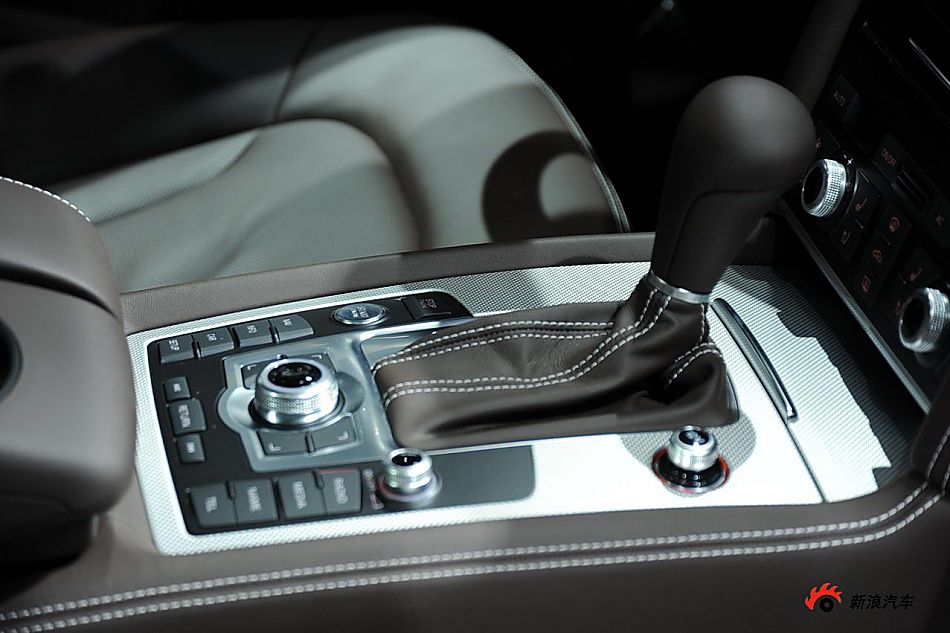 奥迪Q7 3.0 TDI quattro