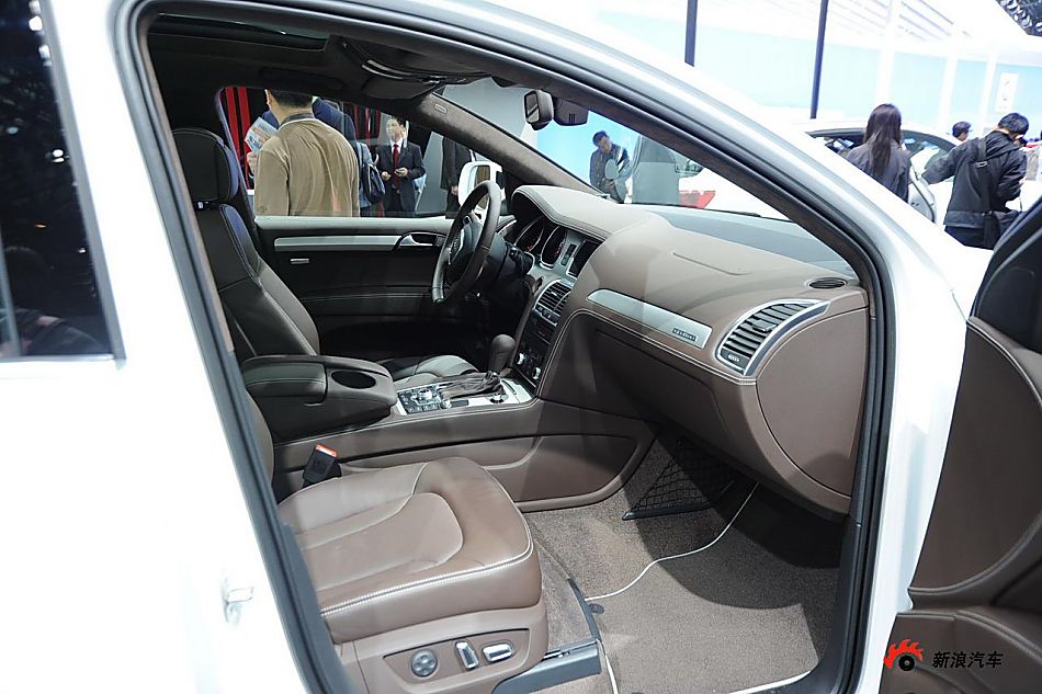 奥迪Q7 3.0 TDI quattro