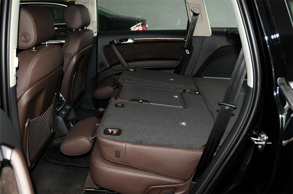 2014款 35TFSI AT 进取型 座椅空间