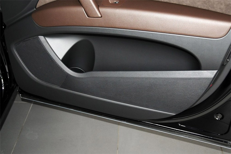 2014款 35TFSI AT 进取型 座椅空间