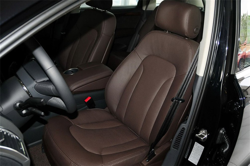 2014款 35TFSI AT 进取型 座椅空间