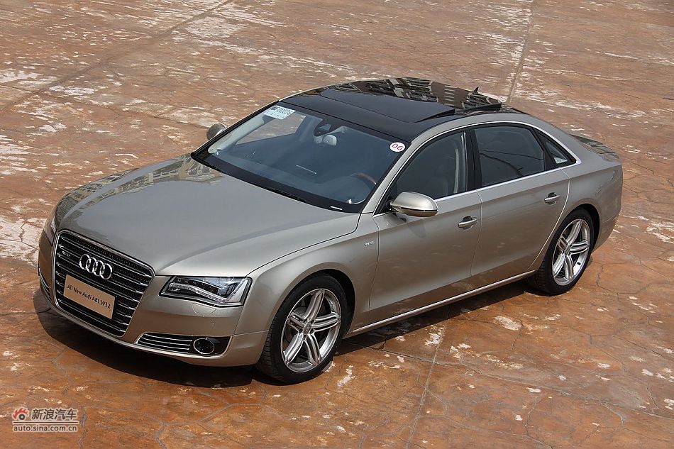 新浪汽车体验试驾奥迪A8L W12-外观