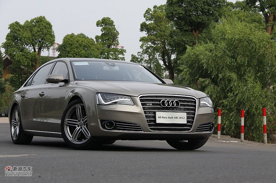 新浪汽车体验试驾奥迪A8L W12-外观