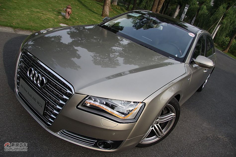 新浪汽车体验试驾奥迪A8L W12-外观